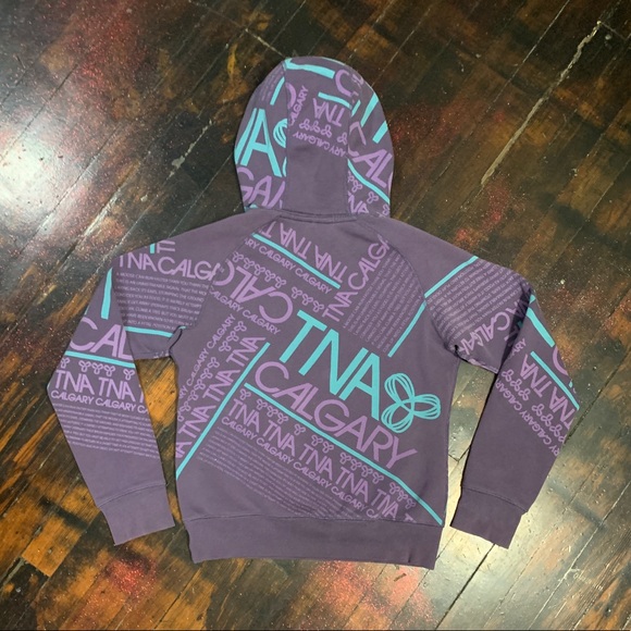 TNA Pullover Hoodie - Picture 6 of 11